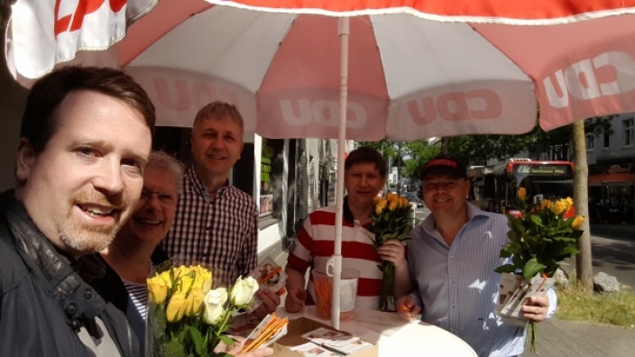 Gruppenfoto mit Oberbilker CDU-Mitgliedern bei einem Infostand: F. Tussing, E. Ibheis, St. Kwasniewski, J. Kirschbaum, M. Berkenheide.