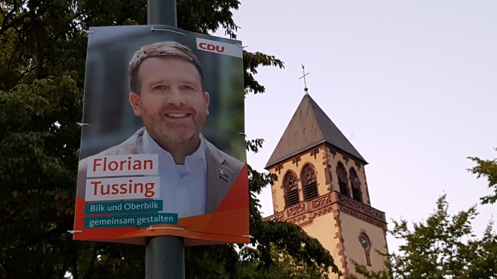 Bild eines Plakates mit der Apollinariskirche im Hintergrund